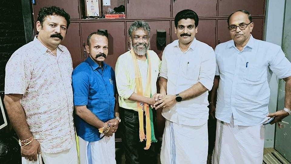 സം​ഗീത സംവിധായകൻ മോഹൻ സിതാര ബിജെപിയിൽ